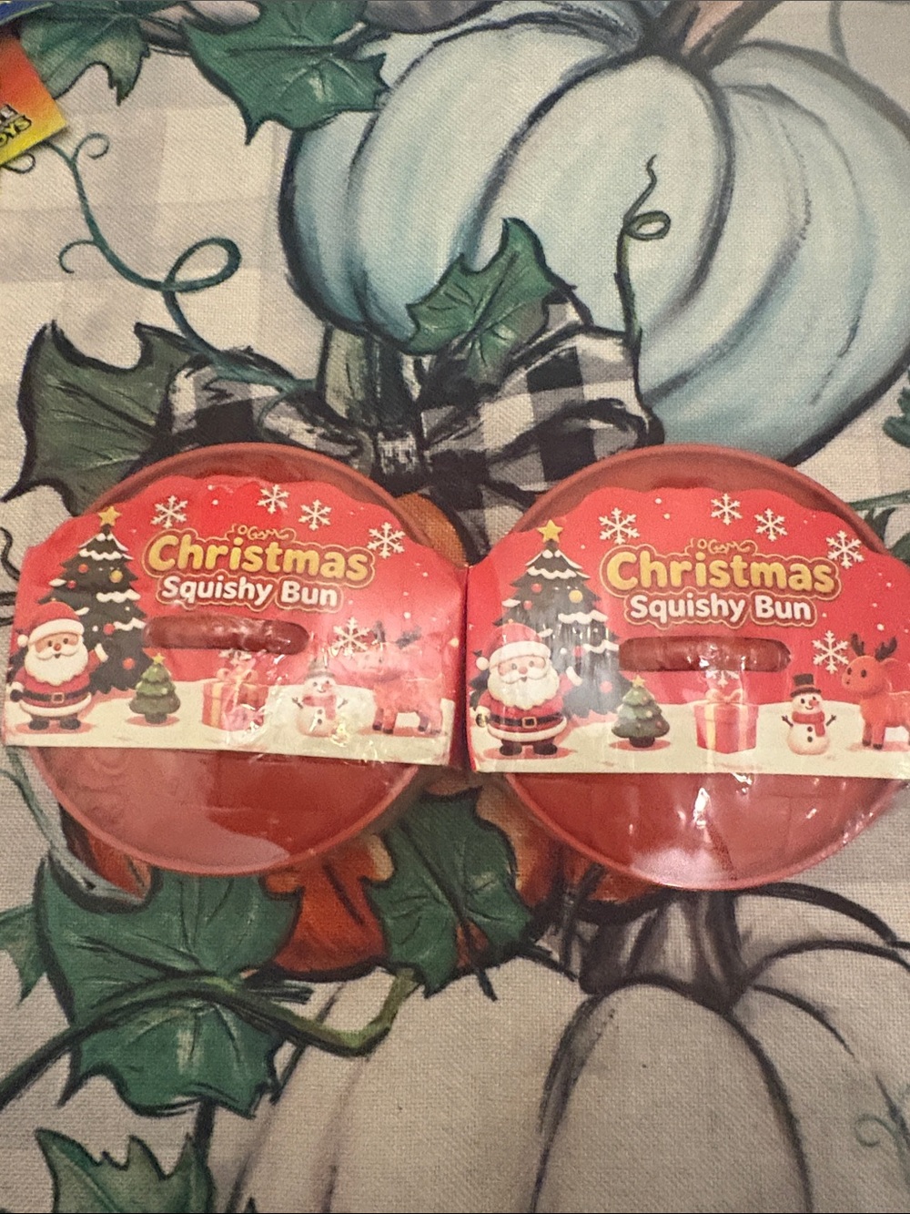NIB CHRISTMAS SQUISHY BUN SET OF 2 Stress-Fidget Relief toy FIRM SALE $25 BUY 🥟